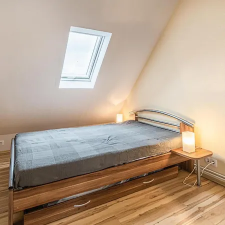 2 Bedroom Gorgeous In Σπίτι διακοπών *