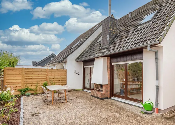 2 Bedroom Gorgeous In Holiday home